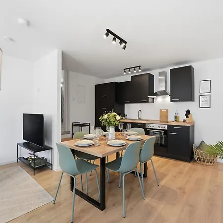Zentrum, Naehe Dom Und Messe, 70qm, 3 Zi, Kostenloser Parkplatz * Köln